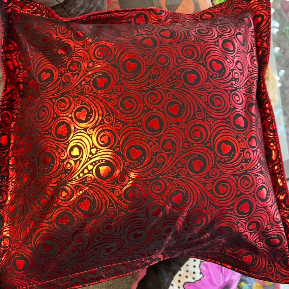 NEW Elegant Red Heart ♥️ VALENTINE Holiday Pillow.
